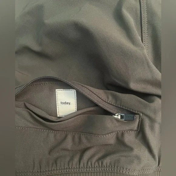 Vuori Meta Elastic Waist Pants Men’s Size Medium Performance Army Green EUC - Picture 4 of 6